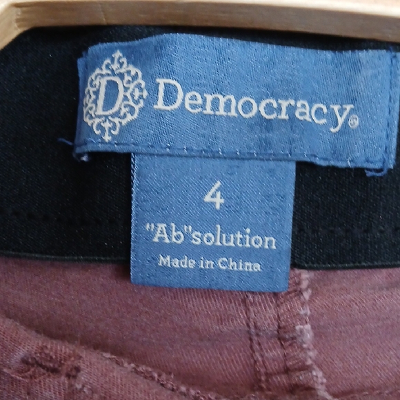 Democracy Women's Jeans in MAUVE! - Picture 1 of 5